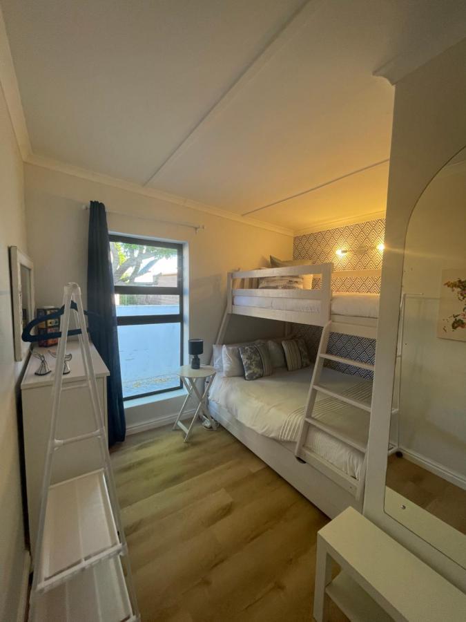 Adorable 2 Bedroom Cottage With Spacious Veranda Hermanus Exterior foto