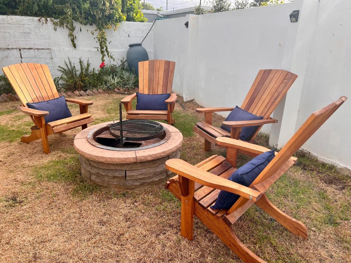 Adorable 2 Bedroom Cottage With Spacious Veranda Hermanus Exterior foto